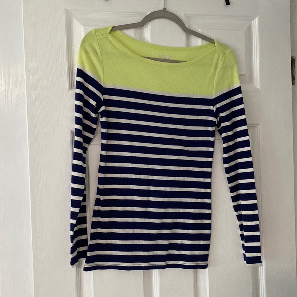 Old Navy long sleeve tee